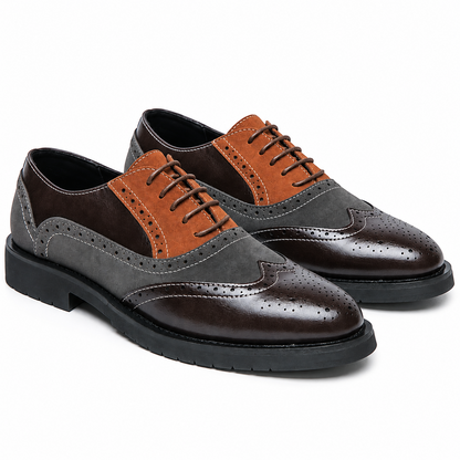 Chaussures Oxford homme à lacets Style Brogue Trocadéro Marron, Gris et Cognac sur fond blanc 